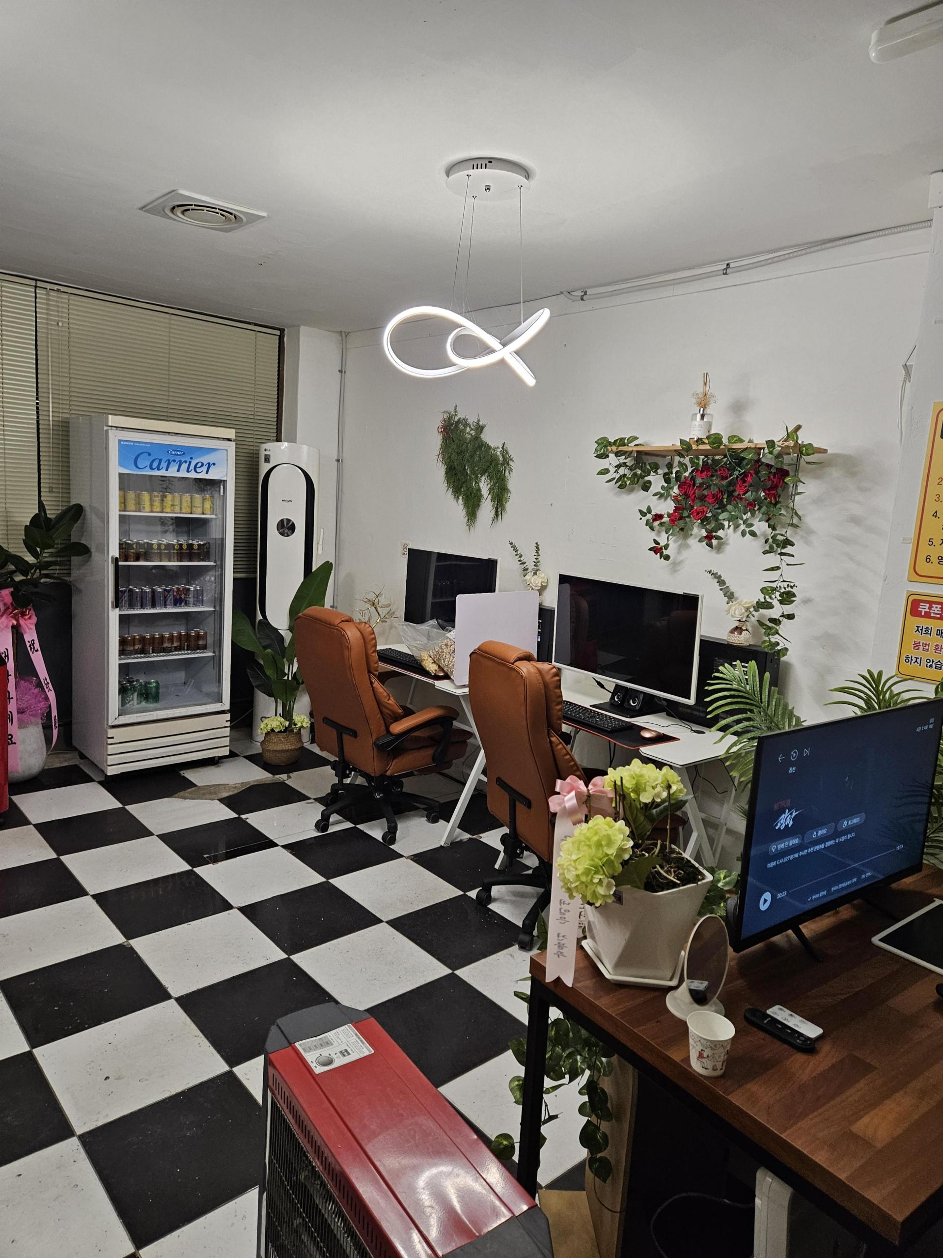 성인pc방 판매합니다..