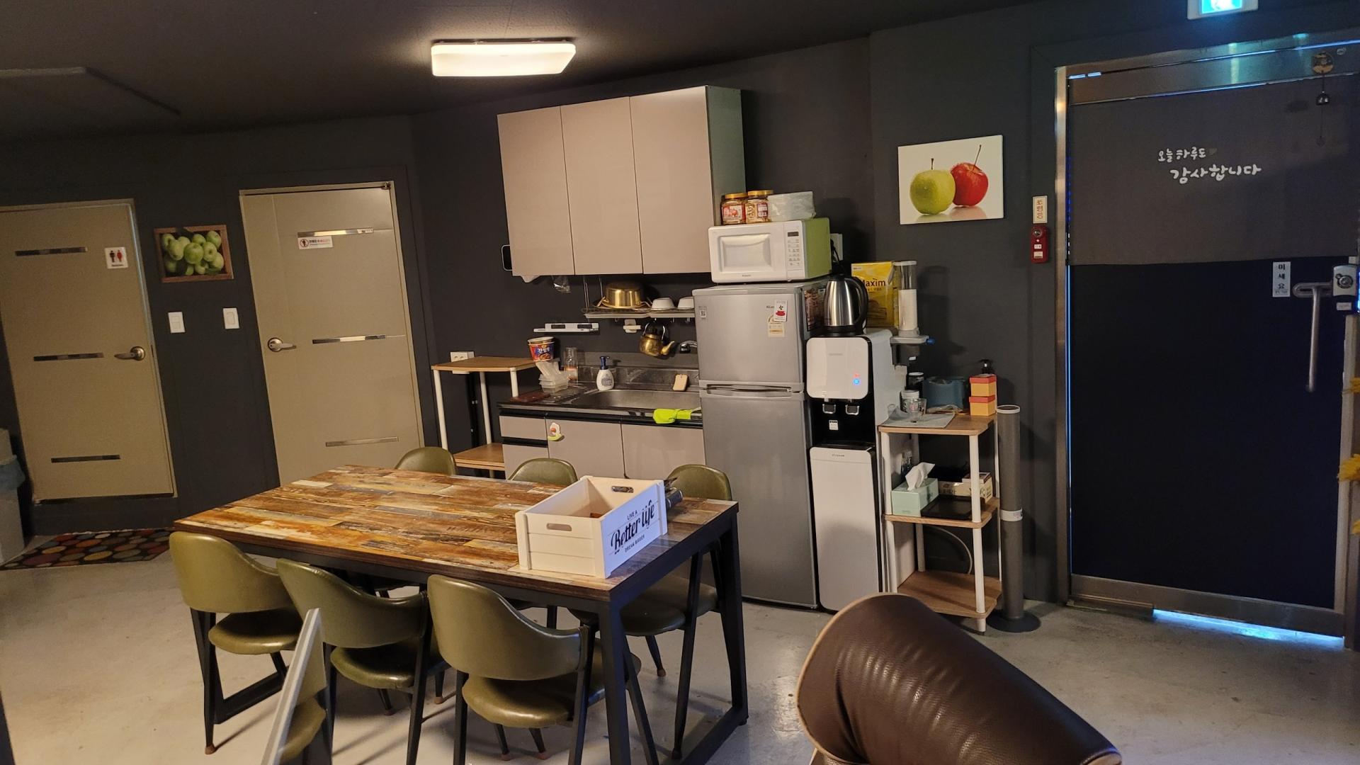 송탄역앞 사거리  성인pc방 매물 입니다