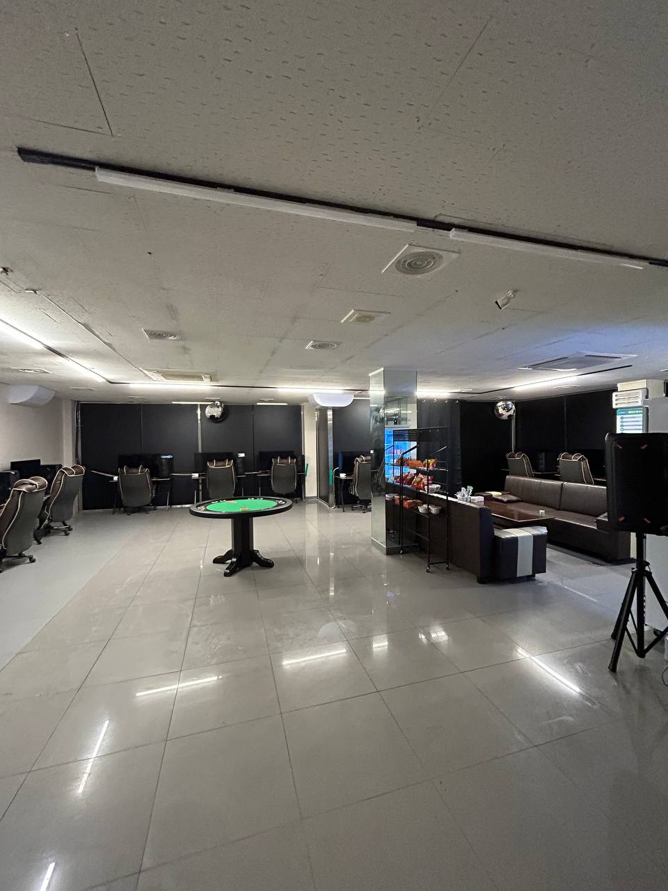 신정동 대로변 PC 임대[권리다운 2500]