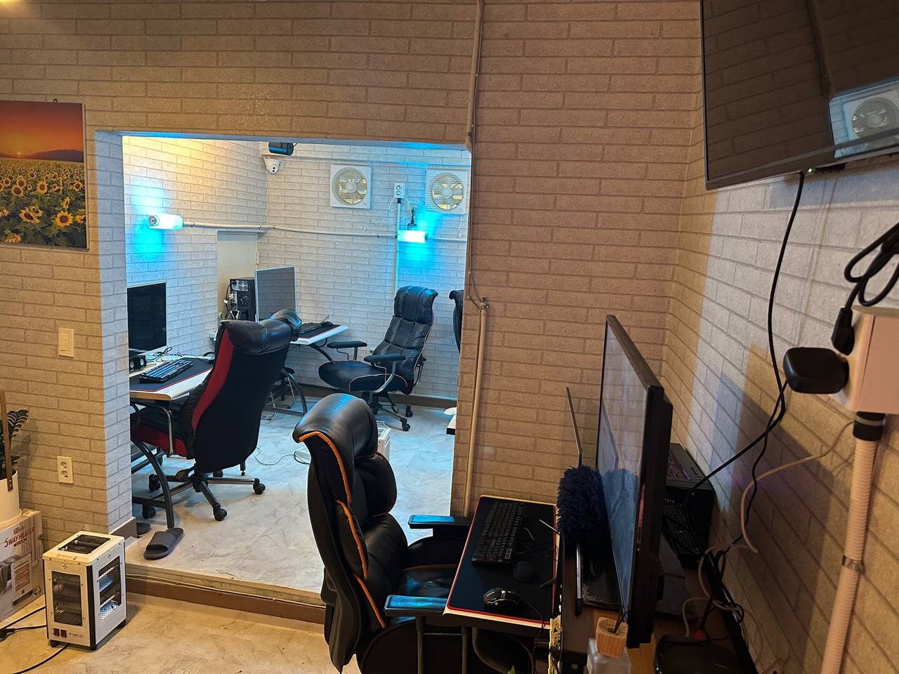 중구 우정동 성인pc 내놔요 판매 (보증금 월세 저렴해서 부담없어여)