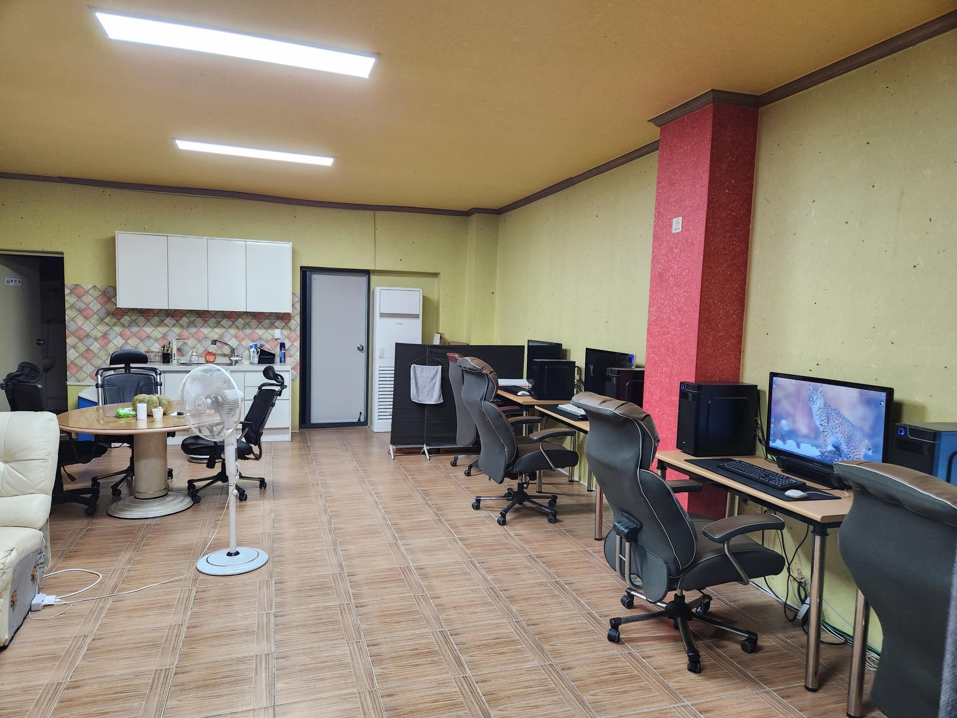 송천동 먹자골목 PC방 판매팝니다.